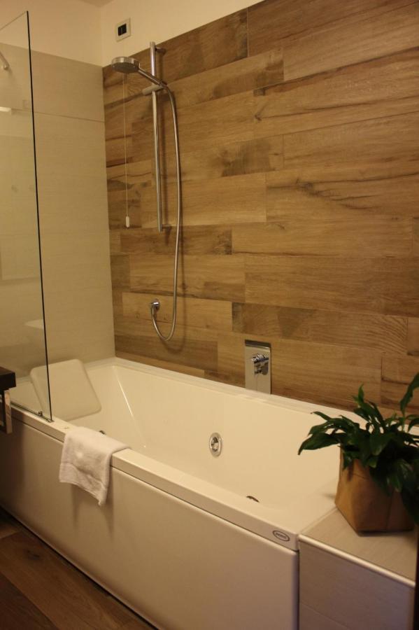 Expo Hotel Milan Парабиаго Екстериор снимка
