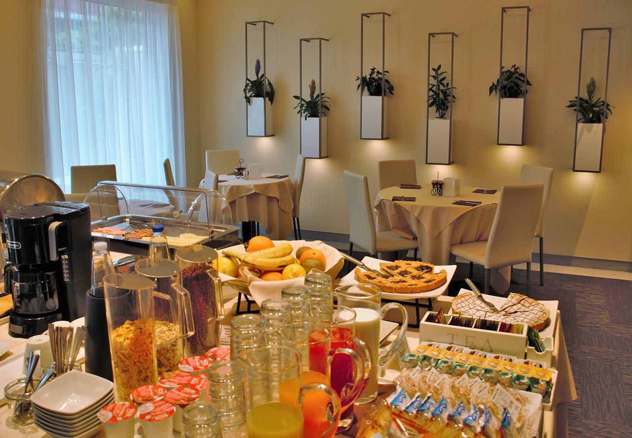 Expo Hotel Milan Парабиаго Екстериор снимка