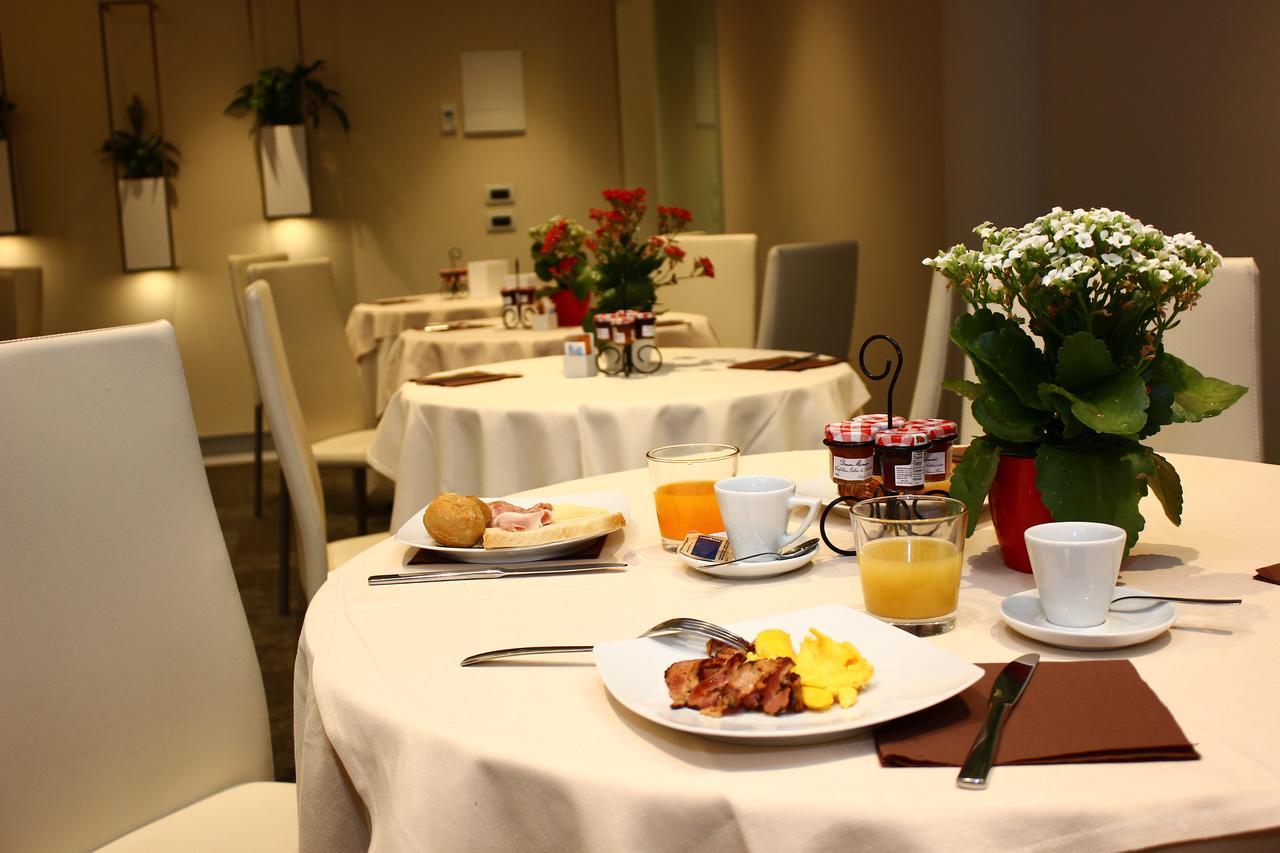 Expo Hotel Milan Парабиаго Екстериор снимка