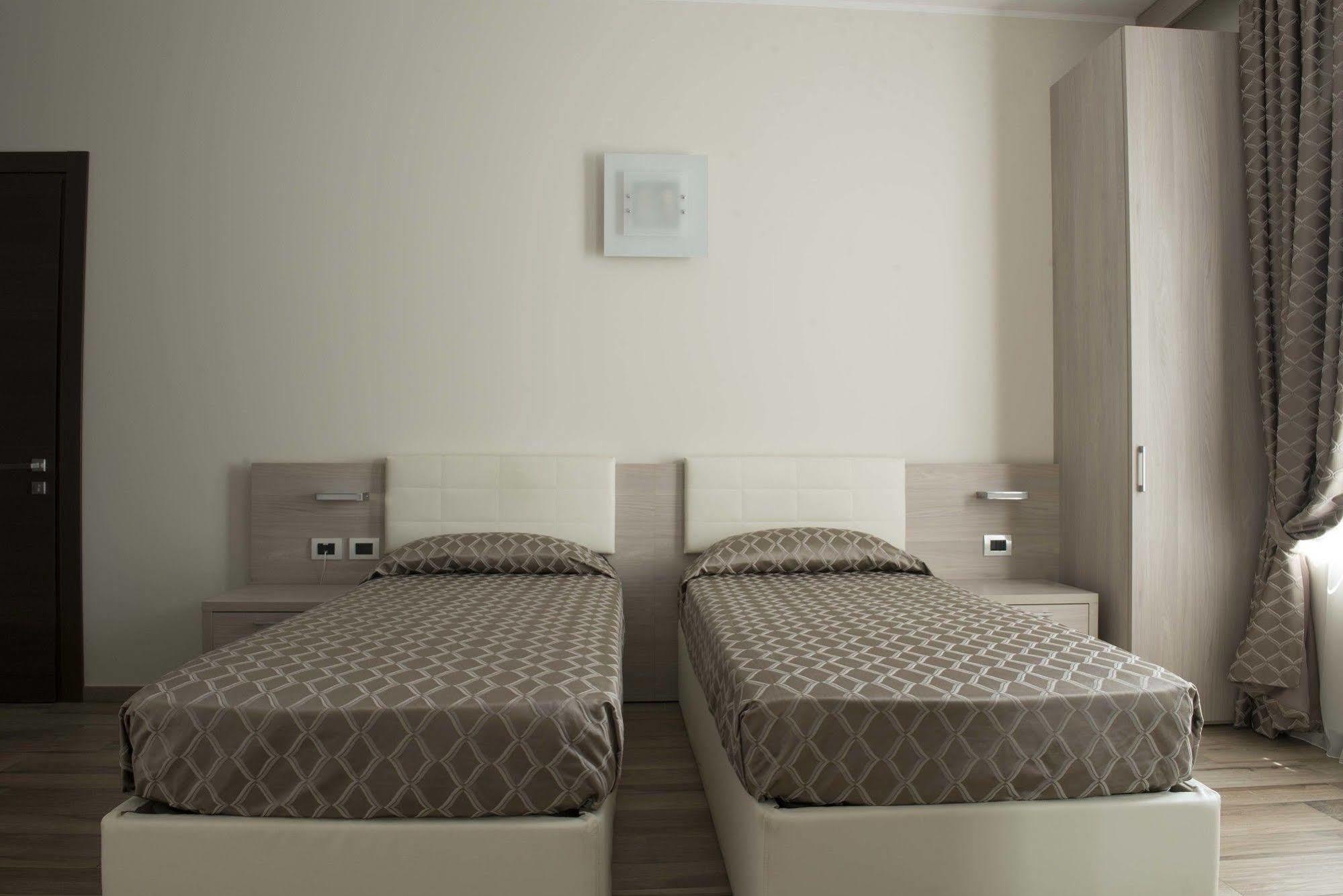 Expo Hotel Milan Парабиаго Екстериор снимка