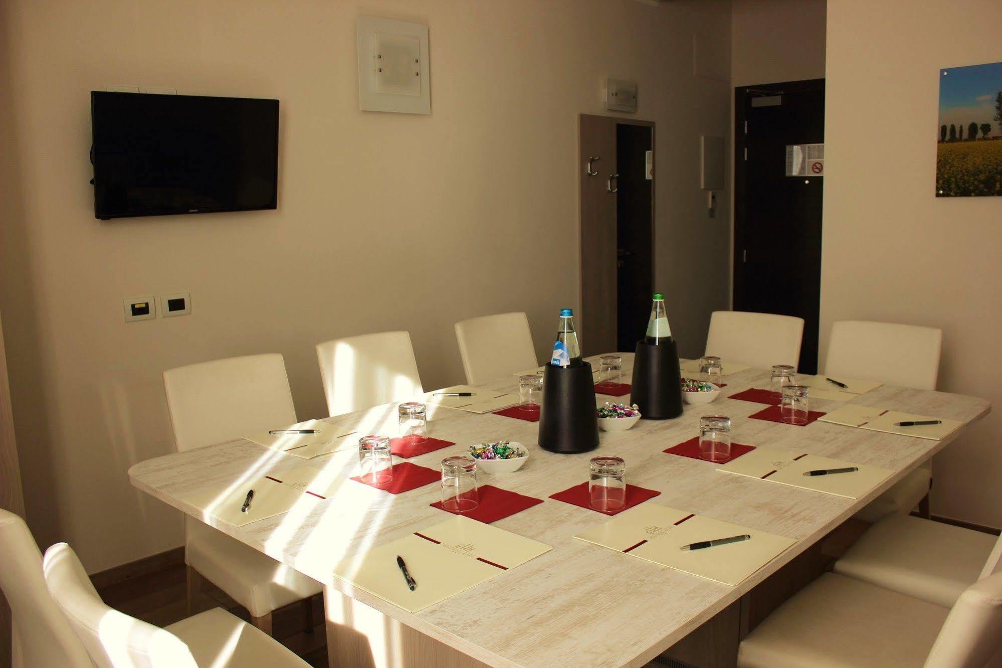 Expo Hotel Milan Парабиаго Екстериор снимка